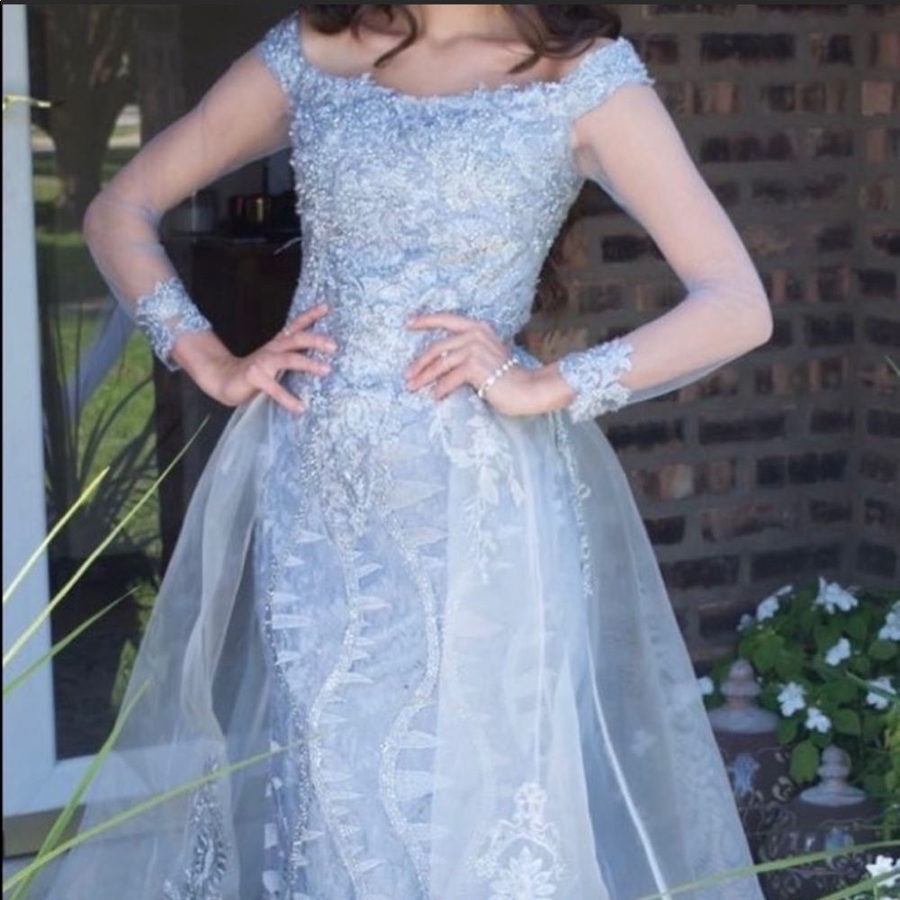Dress - Picture 2 of 2